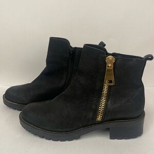 Aldo soft black leather ankle boots.  Size 9 double zipper 1 gold, 1 black